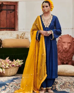 Shyama Suit Set