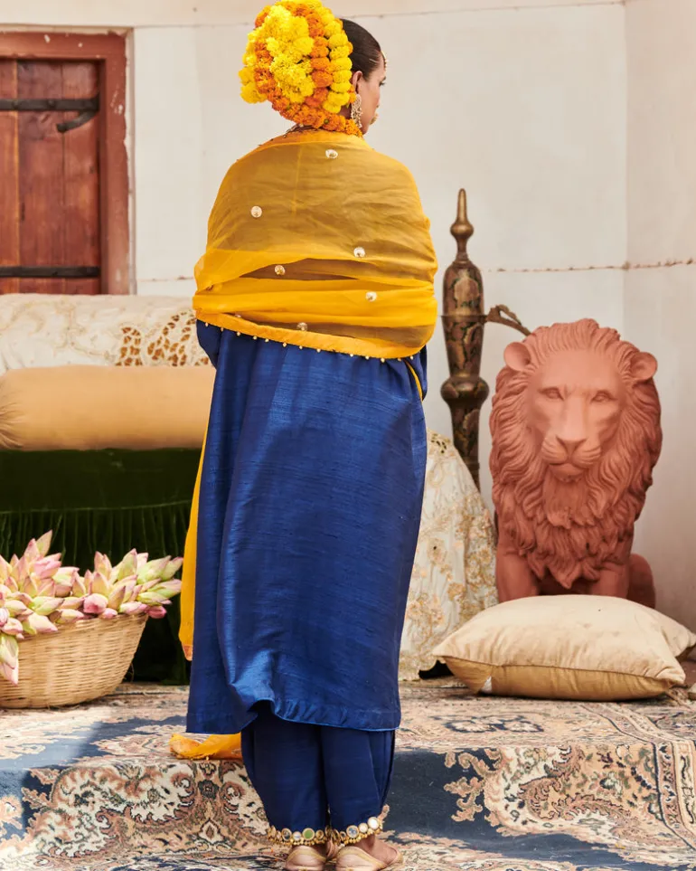 Shyama Suit Set