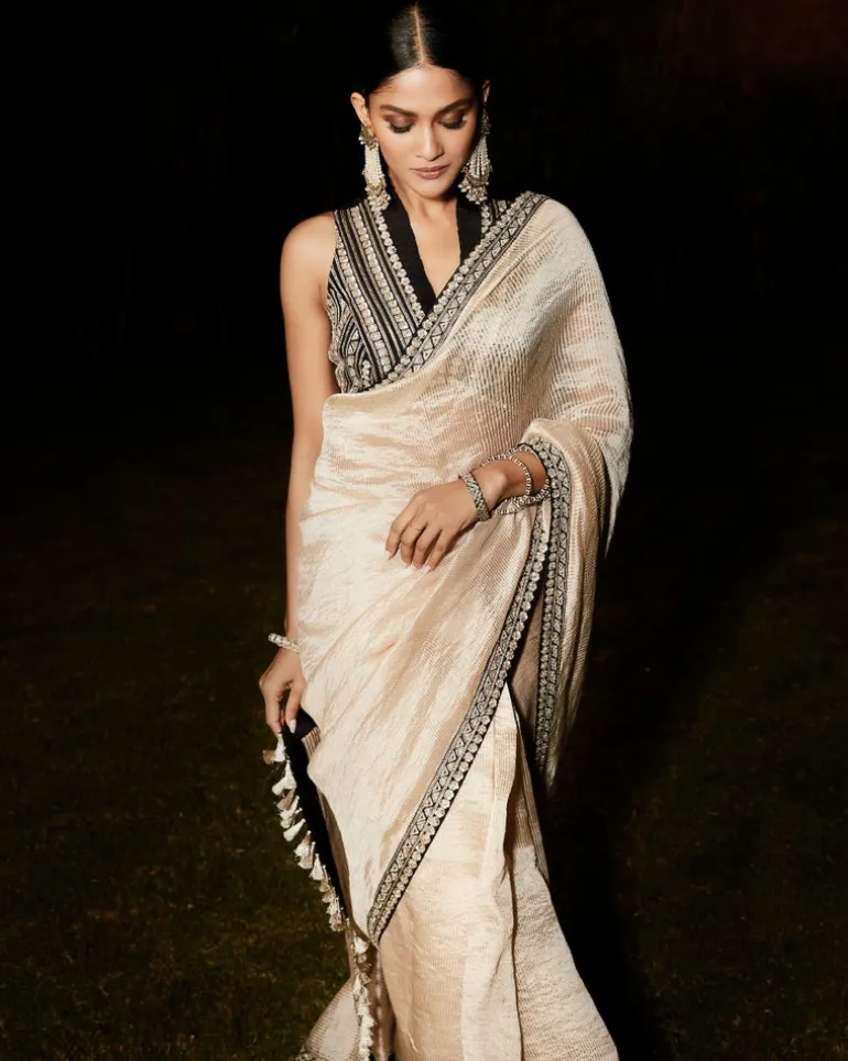 The Grand Athena Sari