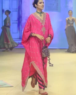 The Gulabi Gulaal Kaftan Set