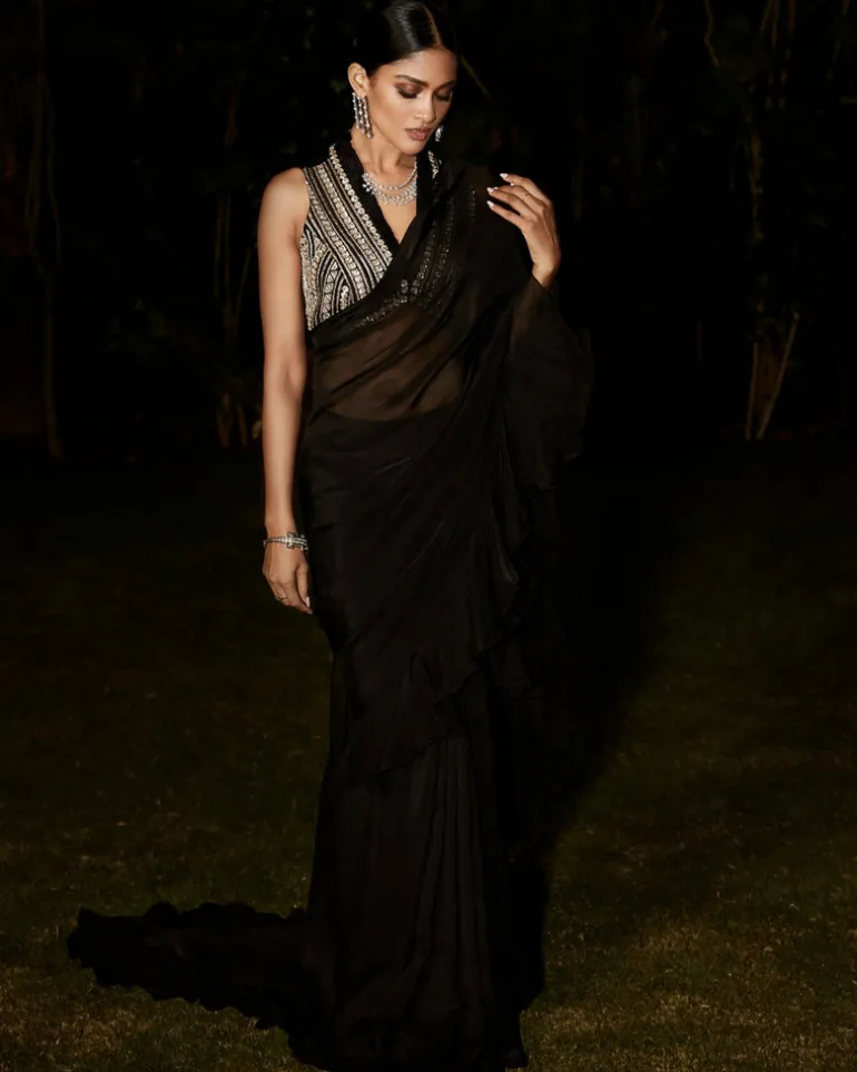 The Humble Athena Sari