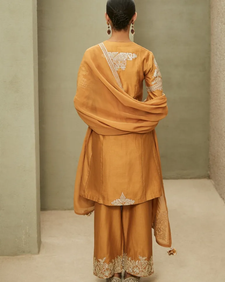 The Neo-Classic Kurta Set