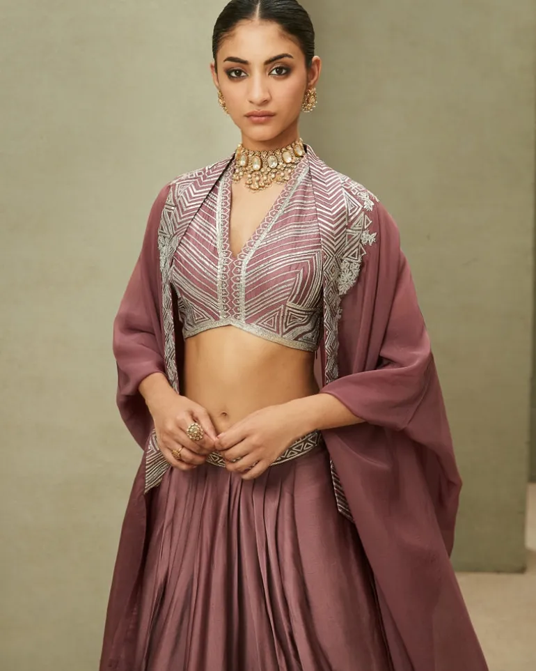 The New-India Cape Set