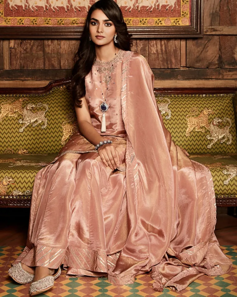 The Rose Tissue Paaro Sharara