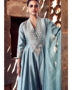 The Sona Patti Naqashi Kurta Set