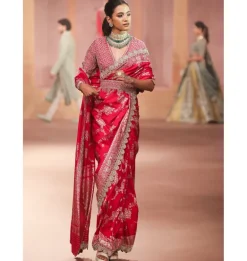 Varnika Benaras Sari Set