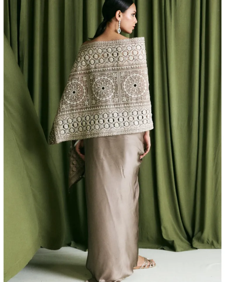 Wrap Stole With Bandeu And Pinched Skirt Set